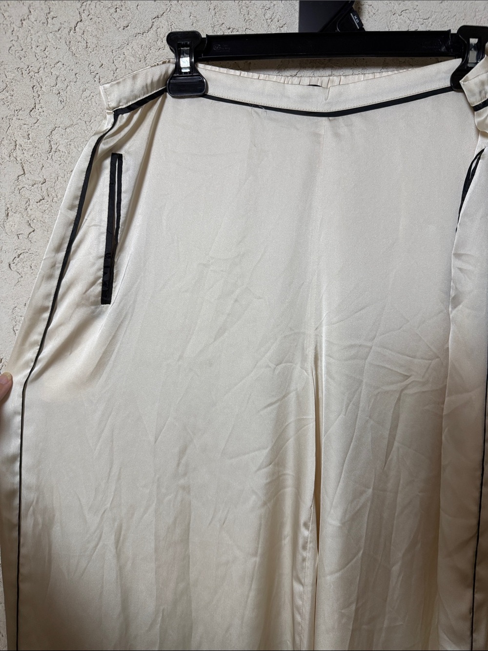 Lioness Satin Contrast Piping Wide Leg Pants Ivory Large - Picture 8 of 9